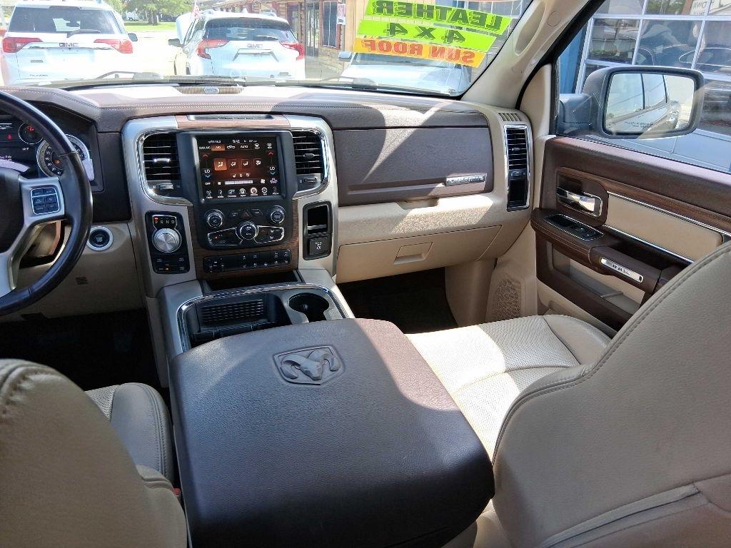 RAM 1500 Laramie Crew Cab SWB 4WD 2017