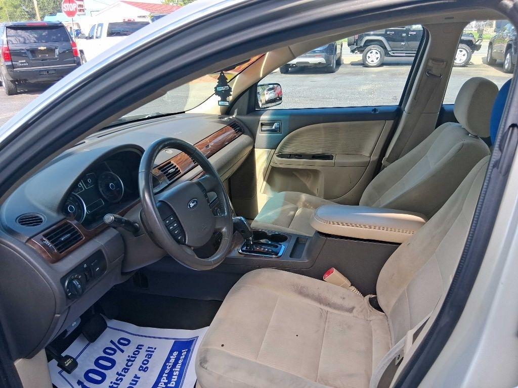 Ford Taurus SE 2007