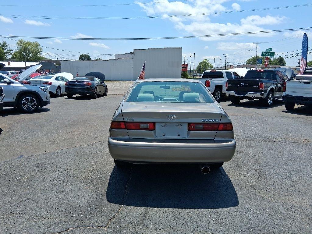 Toyota Camry CE 1998
