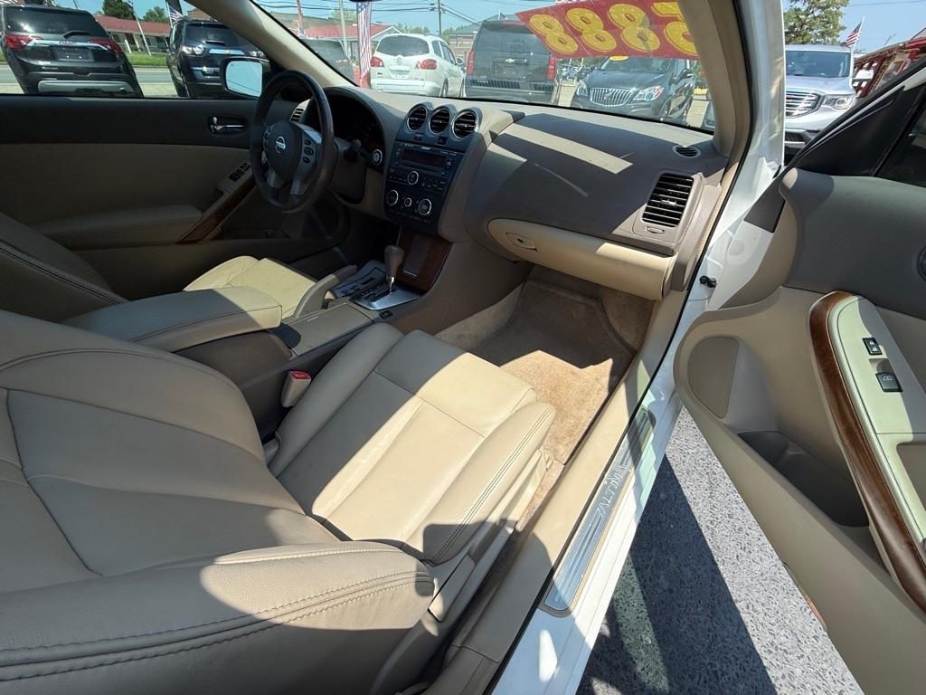 Nissan Altima 3.5 SE Coupe 2008