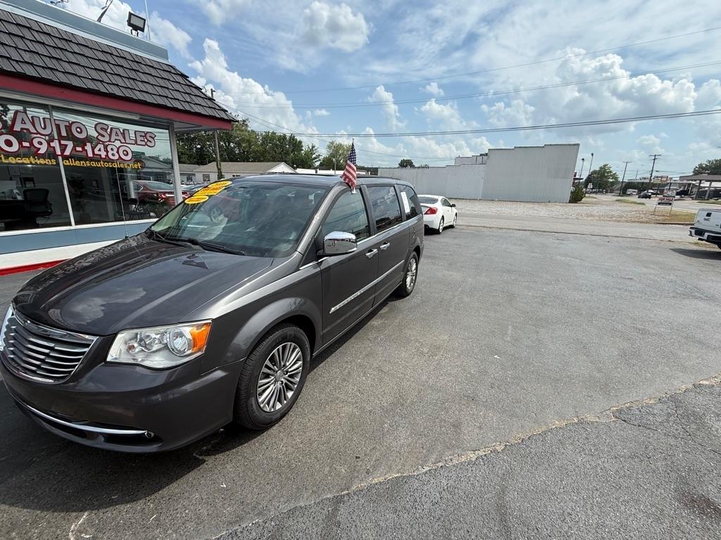 Chrysler Town & Country Touring-L 2016