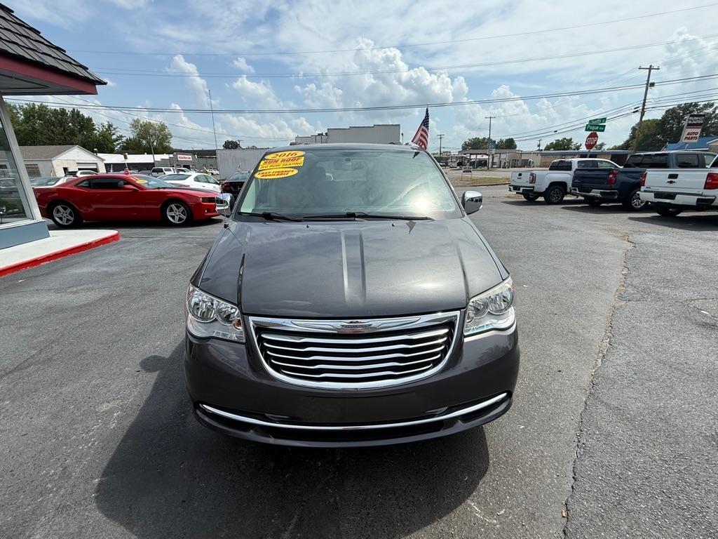 Chrysler Town & Country Touring-L 2016
