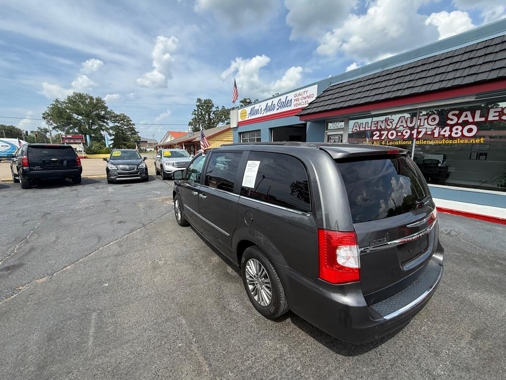 Chrysler Town & Country Touring-L 2016