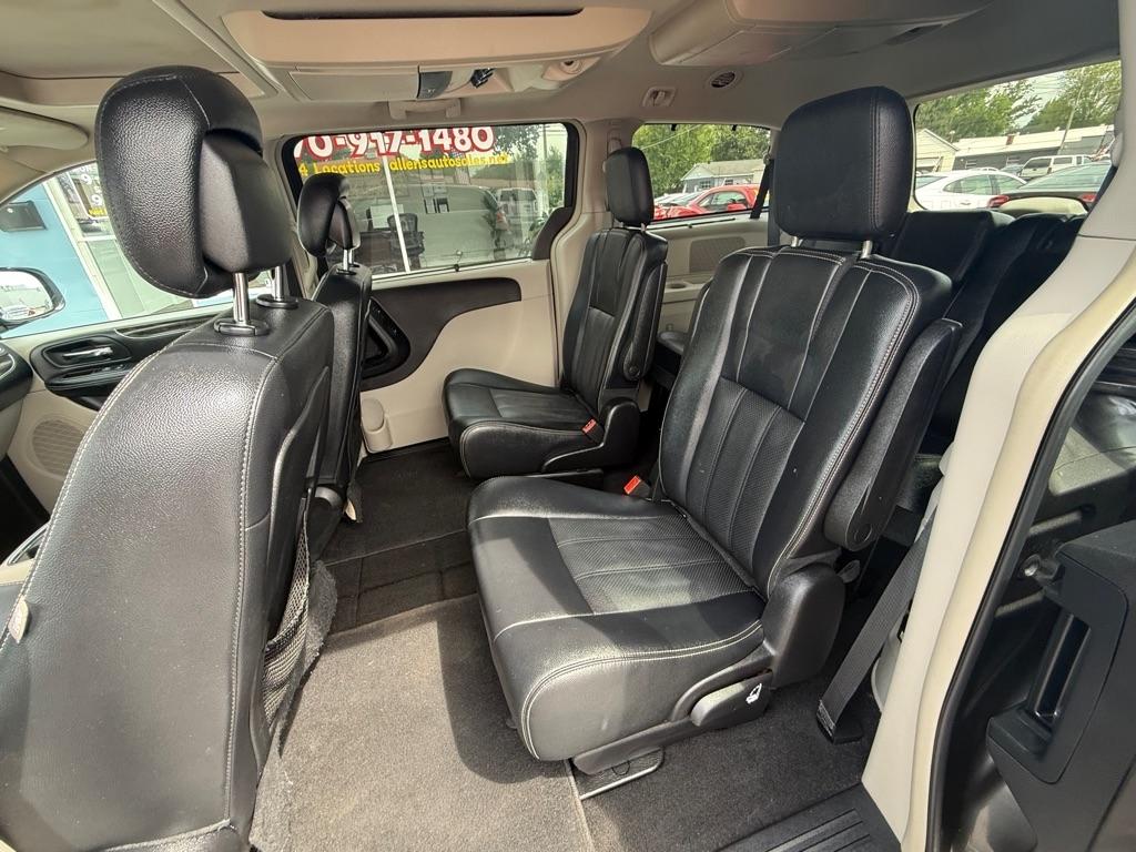 Chrysler Town & Country Touring-L 2016