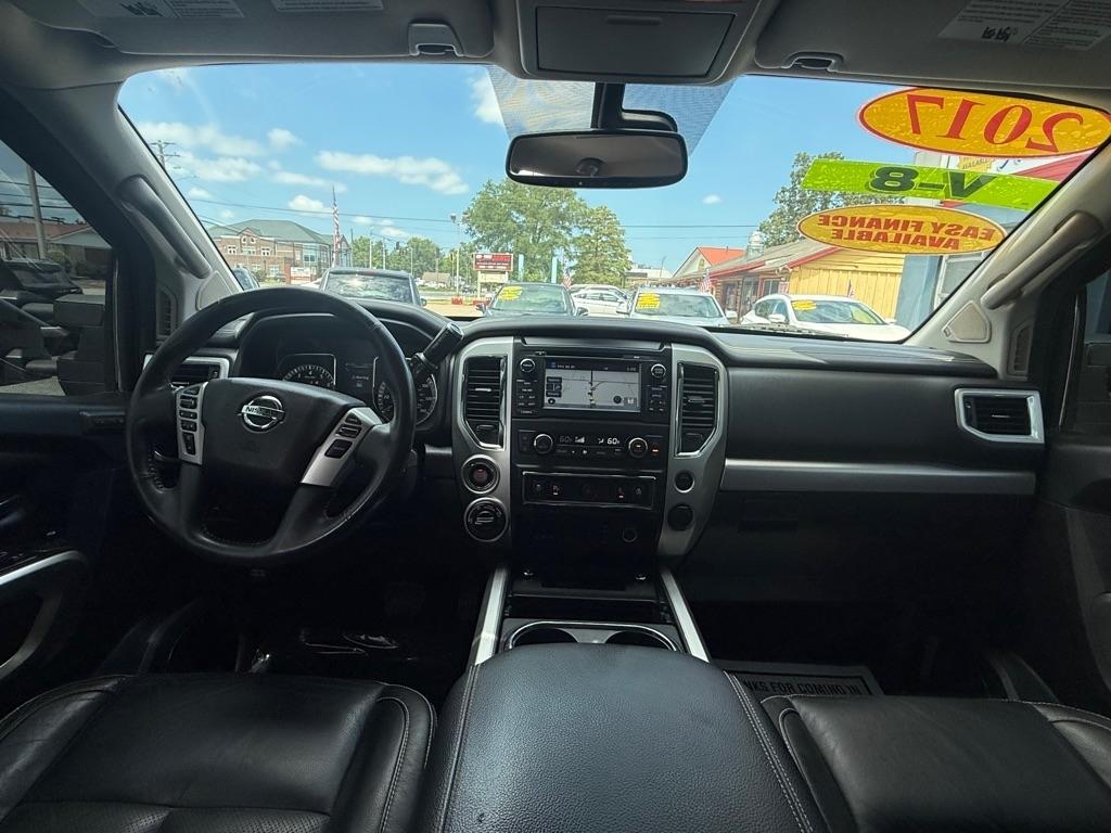 Nissan Titan SV Crew Cab 4WD 2017