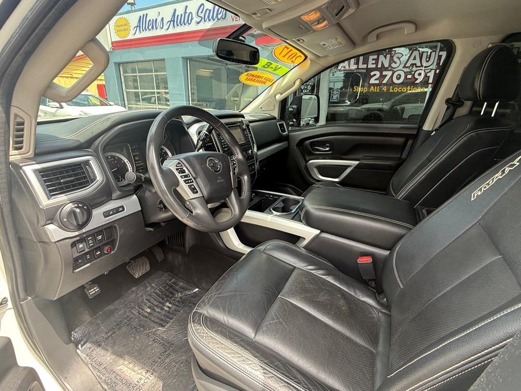 Nissan Titan SV Crew Cab 4WD 2017