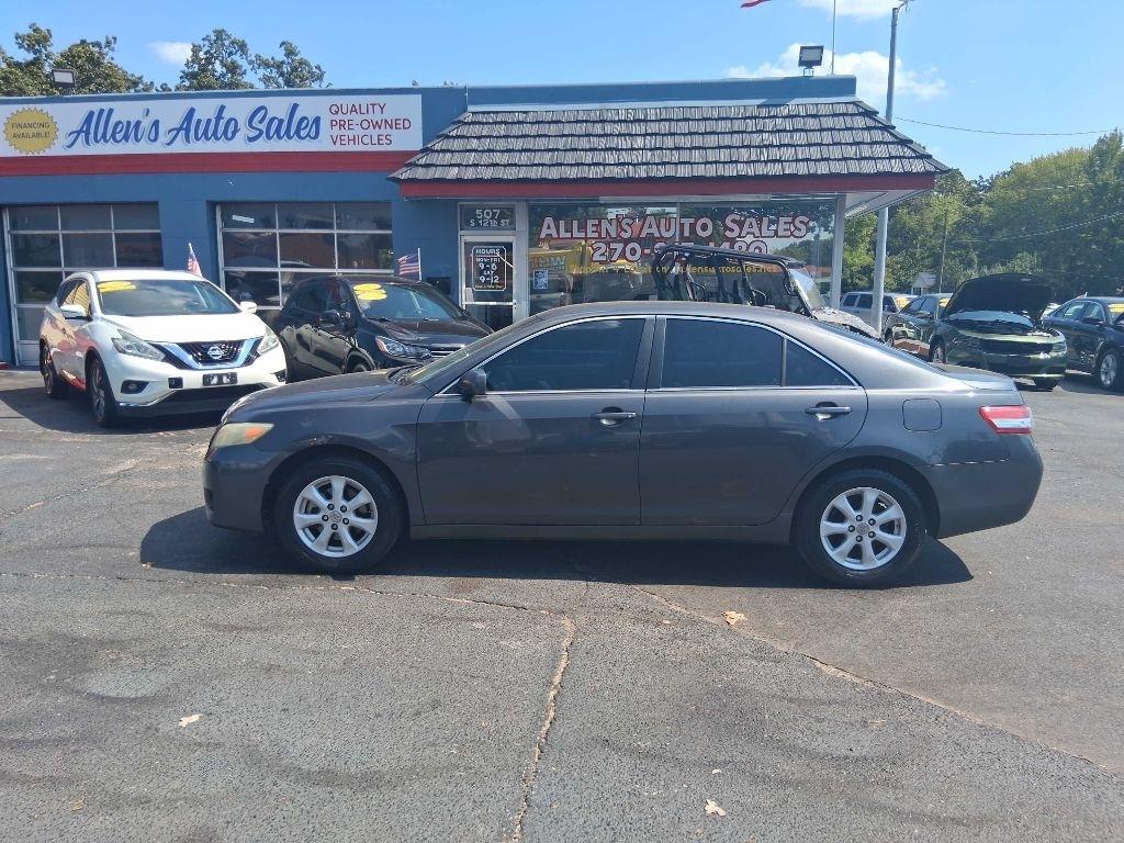 Toyota Camry Base 6-Spd AT 2011