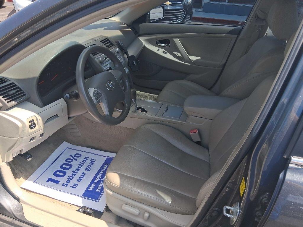 Toyota Camry Base 6-Spd AT 2011