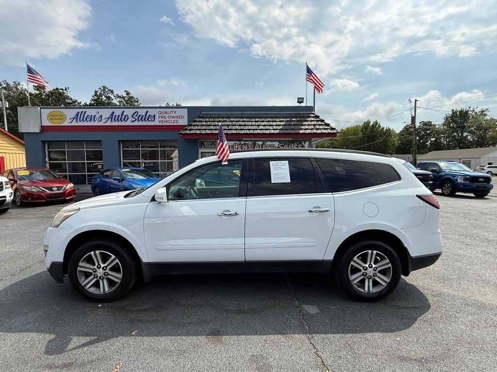 2017 Chevrolet Traverse LT FWD photo