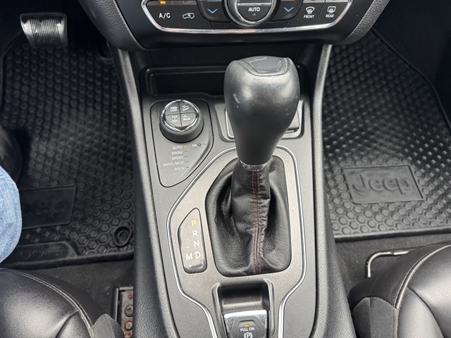 Jeep Cherokee Trailhawk 4x4 2019 Jeep Cherokee Trailhawk 4x4 2019