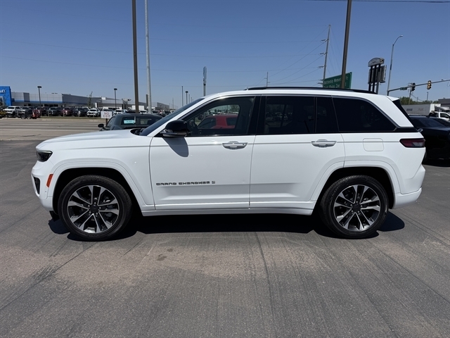 Jeep Grand Cherokee Overland 4x4 2022 Jeep Grand Cherokee Overland 4x4 2022