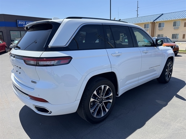 Jeep Grand Cherokee Overland 4x4 2022 Jeep Grand Cherokee Overland 4x4 2022