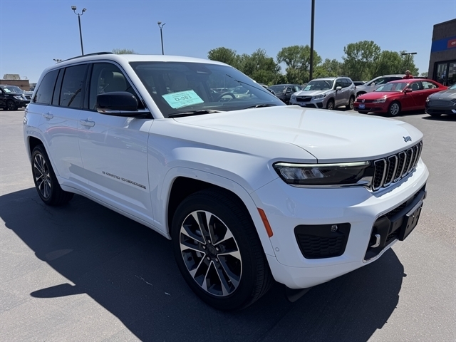 Jeep Grand Cherokee Overland 4x4 2022 Jeep Grand Cherokee Overland 4x4 2022