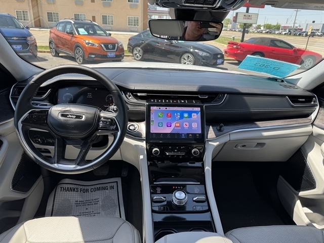 Jeep Grand Cherokee Overland 4x4 2022 Jeep Grand Cherokee Overland 4x4 2022