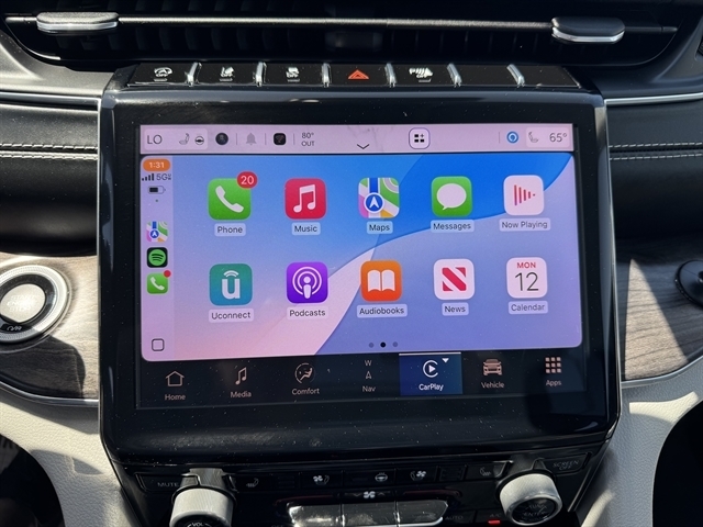 Jeep Grand Cherokee Overland 4x4 2022 Jeep Grand Cherokee Overland 4x4 2022