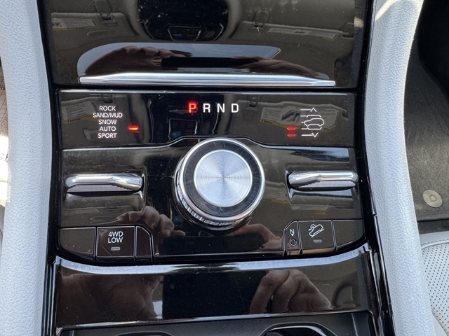 Jeep Grand Cherokee Overland 4x4 2022 Jeep Grand Cherokee Overland 4x4 2022