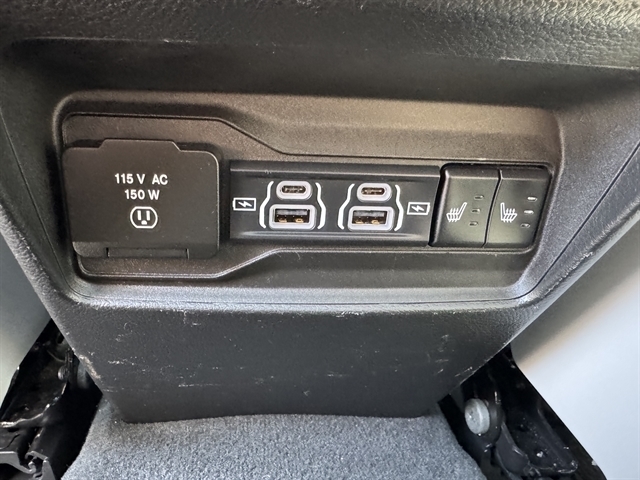 Jeep Grand Cherokee Overland 4x4 2022 Jeep Grand Cherokee Overland 4x4 2022