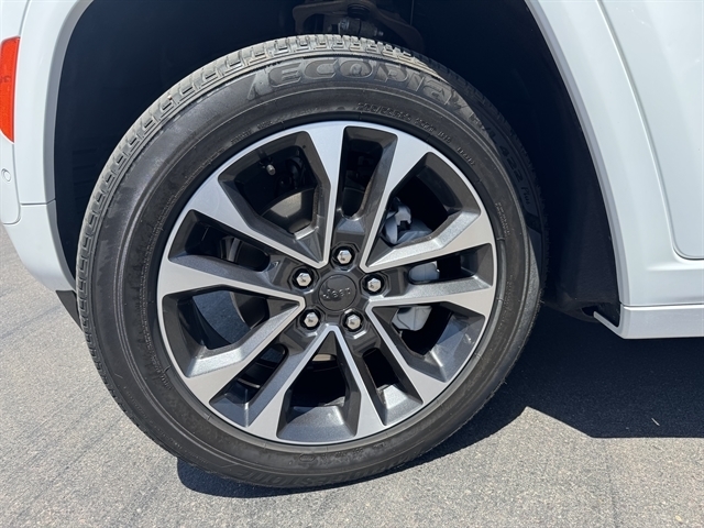 Jeep Grand Cherokee Overland 4x4 2022 Jeep Grand Cherokee Overland 4x4 2022