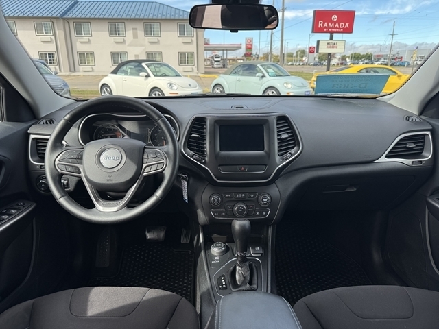Jeep Cherokee Latitude 4x4 2019 Jeep Cherokee Latitude 4x4 2019