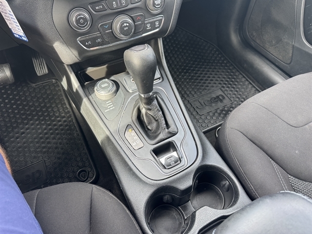 Jeep Cherokee Latitude 4x4 2019 Jeep Cherokee Latitude 4x4 2019