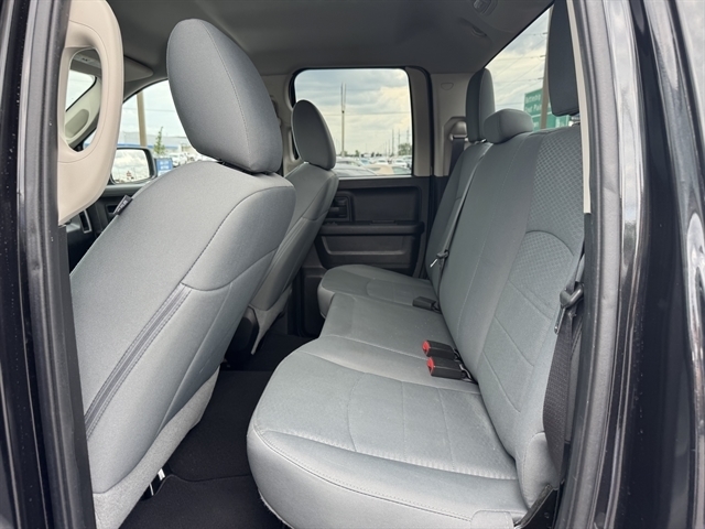 RAM 1500 4WD Quad Cab 140.5" Express 2016 RAM 1500 4WD Quad Cab 140.5" Express 2016