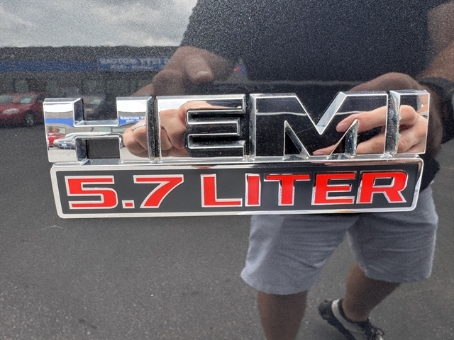 RAM 1500 4WD Quad Cab 140.5" Express 2016 RAM 1500 4WD Quad Cab 140.5" Express 2016