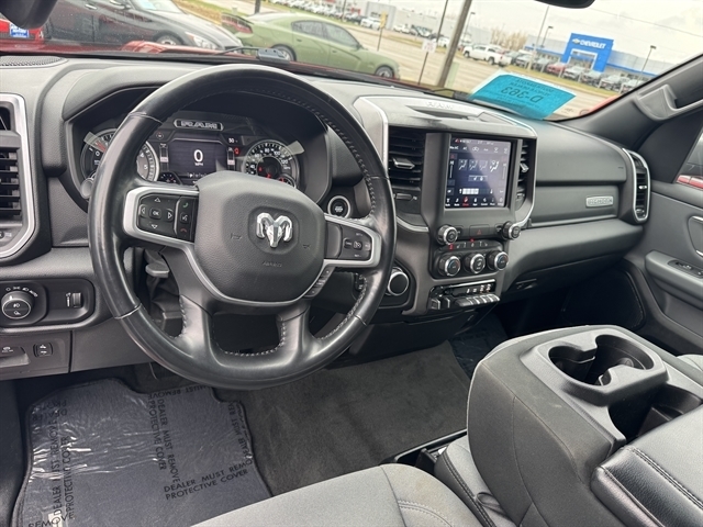 RAM 1500 Big Horn 4x4 Crew Cab 6'4" Box 2021 RAM 1500 Big Horn 4x4 Crew Cab 6'4" Box 2021