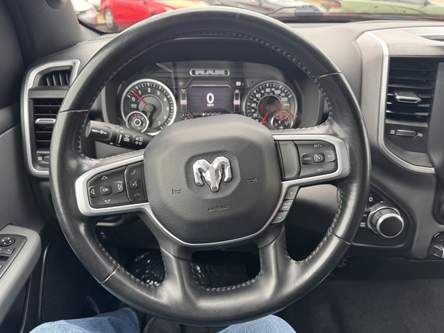 RAM 1500 Big Horn 4x4 Crew Cab 6'4" Box 2021 RAM 1500 Big Horn 4x4 Crew Cab 6'4" Box 2021