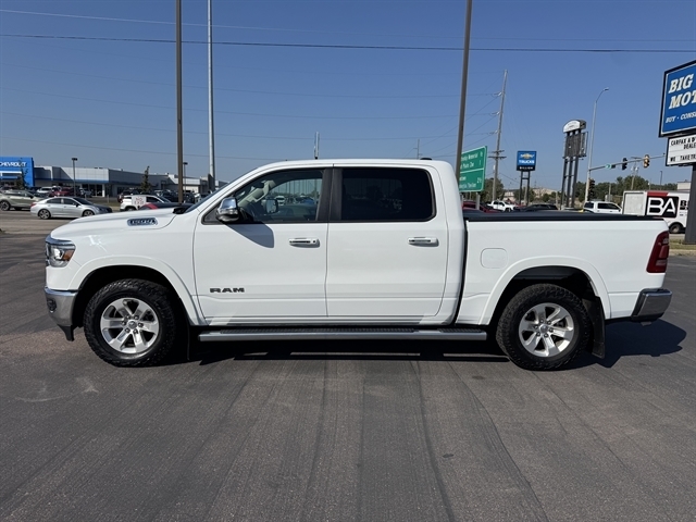 RAM 1500 Laramie 4x4 Crew Cab 5'7" Box 2022 RAM 1500 Laramie 4x4 Crew Cab 5'7" Box 2022