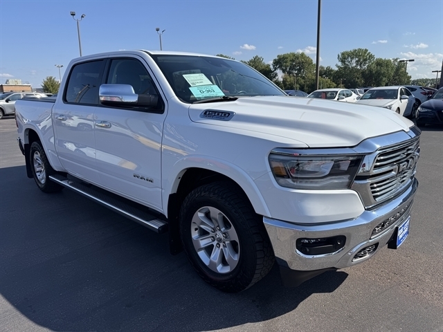 RAM 1500 Laramie 4x4 Crew Cab 5'7" Box 2022 RAM 1500 Laramie 4x4 Crew Cab 5'7" Box 2022
