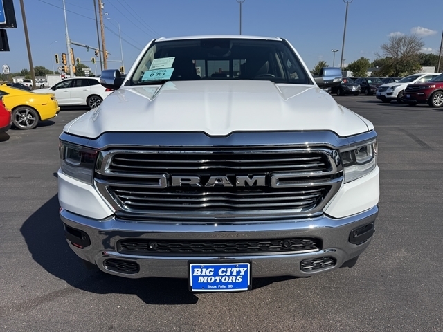 RAM 1500 Laramie 4x4 Crew Cab 5'7" Box 2022 RAM 1500 Laramie 4x4 Crew Cab 5'7" Box 2022