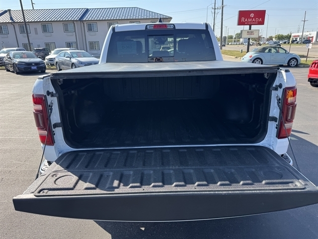 RAM 1500 Laramie 4x4 Crew Cab 5'7" Box 2022 RAM 1500 Laramie 4x4 Crew Cab 5'7" Box 2022