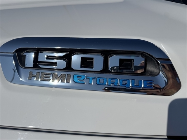 RAM 1500 Laramie 4x4 Crew Cab 5'7" Box 2022 RAM 1500 Laramie 4x4 Crew Cab 5'7" Box 2022