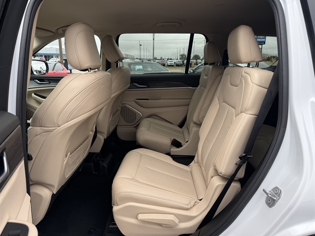 Jeep Grand Cherokee L Limited 4x4 2022 Jeep Grand Cherokee L Limited 4x4 2022