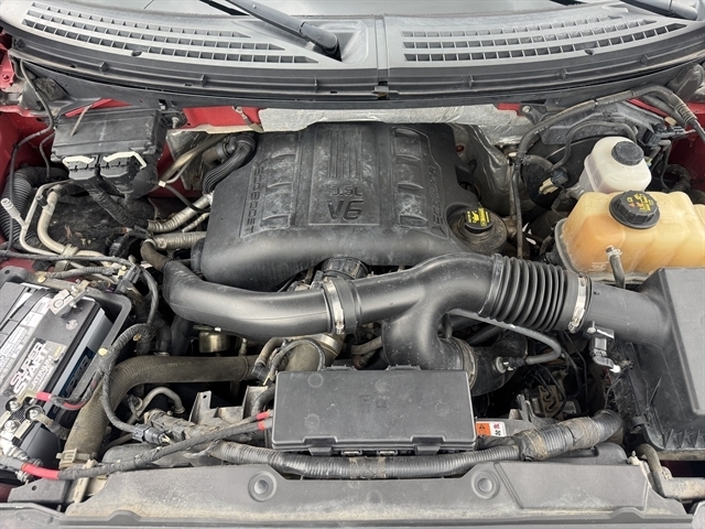 Ford F-150 4WD SuperCrew 145" Lariat 2011 Ford F-150 4WD SuperCrew 145" Lariat 2011