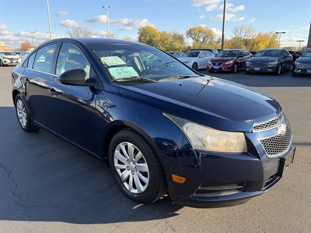 Chevrolet Cruze 4dr Sdn LS 2011 Chevrolet Cruze 4dr Sdn LS 2011