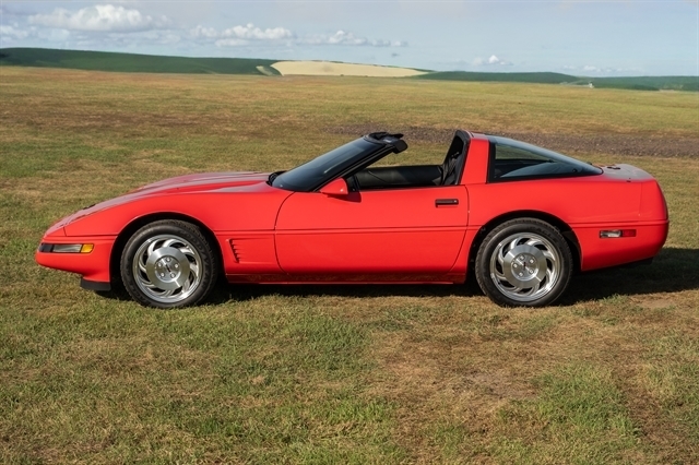 Chevrolet Corvette 2dr Coupe 1995 Chevrolet Corvette 2dr Coupe 1995
