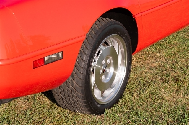 Chevrolet Corvette 2dr Coupe 1995 Chevrolet Corvette 2dr Coupe 1995