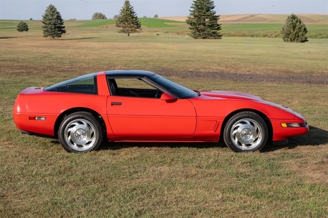 Chevrolet Corvette 2dr Coupe 1995 Chevrolet Corvette 2dr Coupe 1995