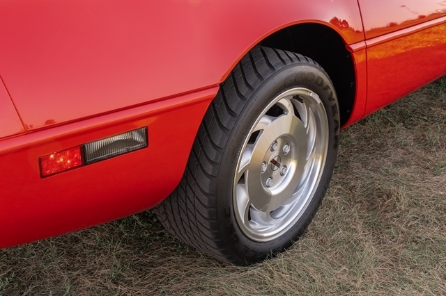 Chevrolet Corvette 2dr Coupe 1995 Chevrolet Corvette 2dr Coupe 1995