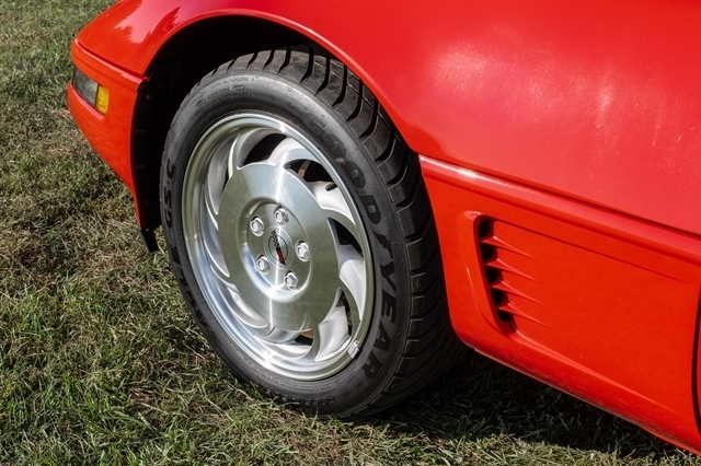 Chevrolet Corvette 2dr Coupe 1995 Chevrolet Corvette 2dr Coupe 1995