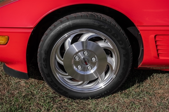 Chevrolet Corvette 2dr Coupe 1995 Chevrolet Corvette 2dr Coupe 1995