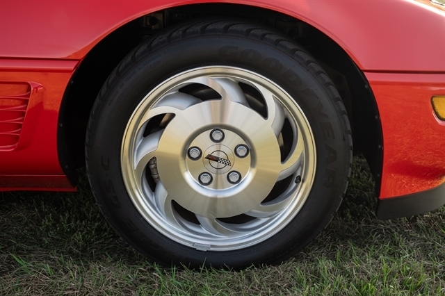 Chevrolet Corvette 2dr Coupe 1995 Chevrolet Corvette 2dr Coupe 1995