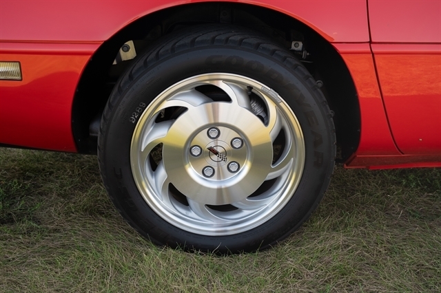 Chevrolet Corvette 2dr Coupe 1995 Chevrolet Corvette 2dr Coupe 1995