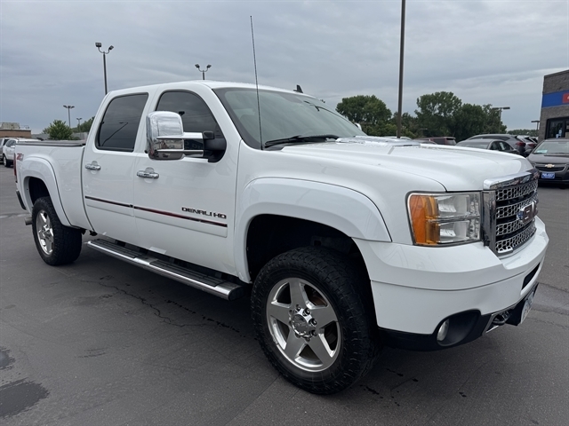 GMC Sierra 2500HD 4WD Crew Cab 153.7" Denali 2014 GMC Sierra 2500HD 4WD Crew Cab 153.7" Denali 2014