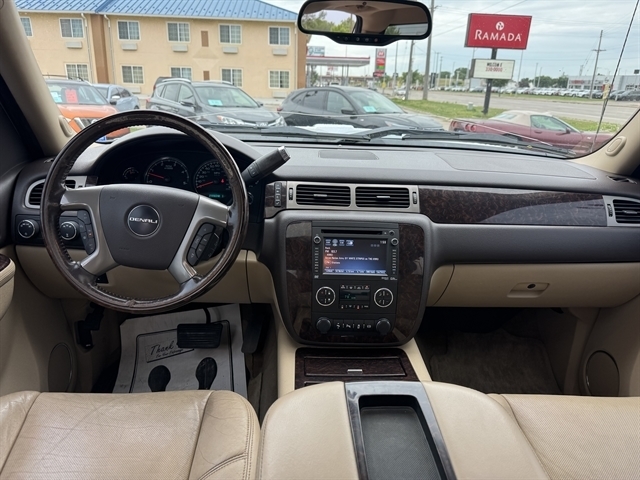 GMC Sierra 2500HD 4WD Crew Cab 153.7" Denali 2014 GMC Sierra 2500HD 4WD Crew Cab 153.7" Denali 2014