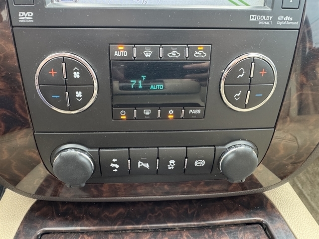 GMC Sierra 2500HD 4WD Crew Cab 153.7" Denali 2014 GMC Sierra 2500HD 4WD Crew Cab 153.7" Denali 2014