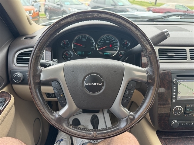 GMC Sierra 2500HD 4WD Crew Cab 153.7" Denali 2014 GMC Sierra 2500HD 4WD Crew Cab 153.7" Denali 2014