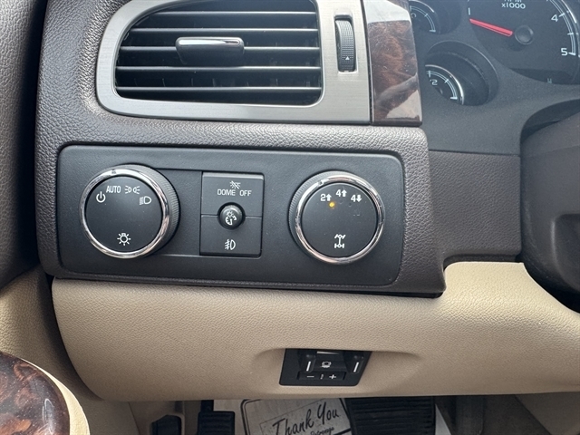 GMC Sierra 2500HD 4WD Crew Cab 153.7" Denali 2014 GMC Sierra 2500HD 4WD Crew Cab 153.7" Denali 2014