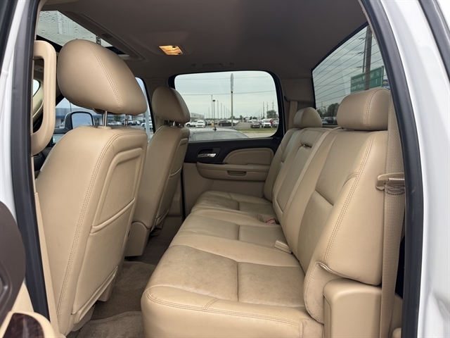 GMC Sierra 2500HD 4WD Crew Cab 153.7" Denali 2014 GMC Sierra 2500HD 4WD Crew Cab 153.7" Denali 2014